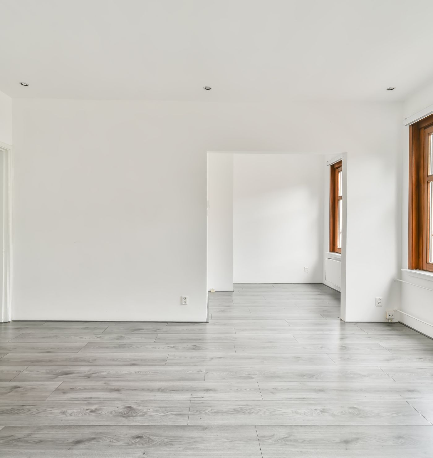 Empty room with new vinyl flooring